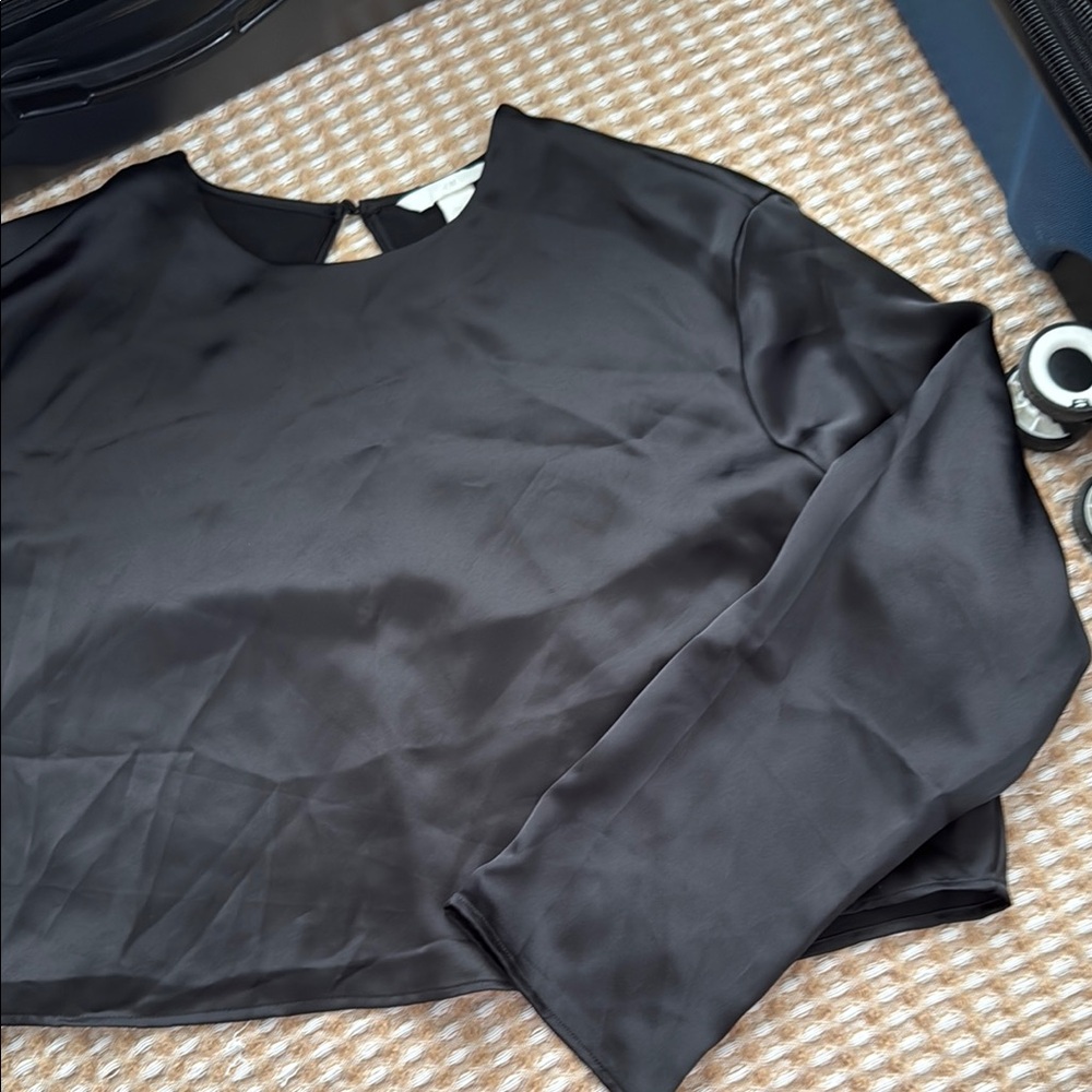 H&M Black Long Sleeve Crop Blouse